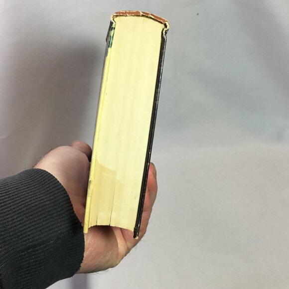 The Legend of Sleepy Hollow and Ten Weeks with a Circus Companion Library Novels - Picture 5 of 9